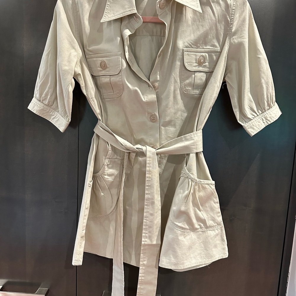 Chic Women's Off White Top